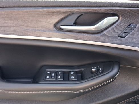 Certified 2023 Jeep Grand Cherokee L Limited w/ Luxury Tech Group II AWD/4WD image 24
