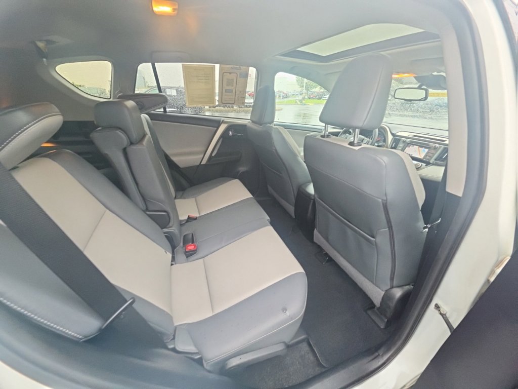 Used 2014 Toyota RAV4 Limited w/ Technology Package FWD image 37