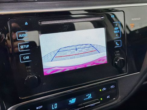 Used 2017 Toyota Corolla LE w/ Carpet Mat Package (TMS) FWD image 18