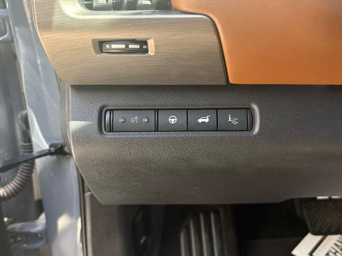 Used 2023 Nissan Pathfinder Platinum FWD image 19