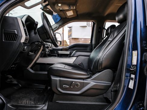 Used 2019 Ford F250 Lariat w/ Chrome Package image 4