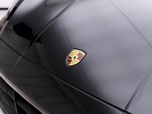 Used 2025 Porsche Cayenne GTS image 18