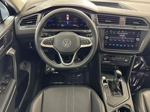 Used 2022 Volkswagen Tiguan SE FWD image 30