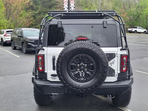 Used 2024 Ford Bronco Badlands image 3