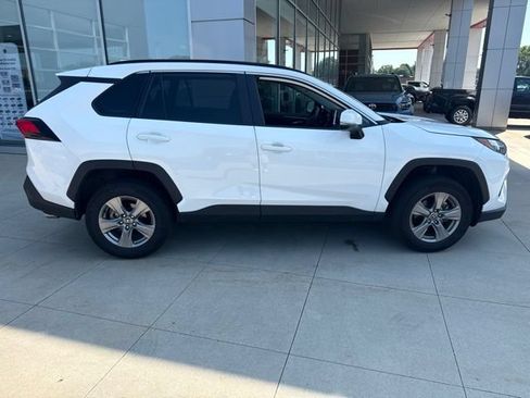 Used 2025 Toyota RAV4 XLE AWD/4WD image 8