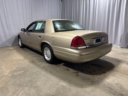 Used 2000 Ford Crown Victoria LX RWD image 23