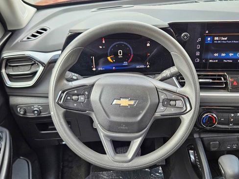 Used 2025 Chevrolet TrailBlazer LT FWD image 27