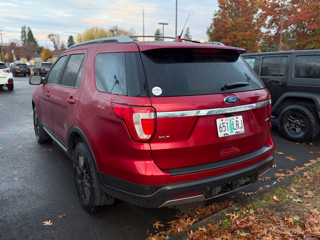 Used 2019 Ford Explorer XLT w/ Equipment Group 202A AWD/4WD image 2