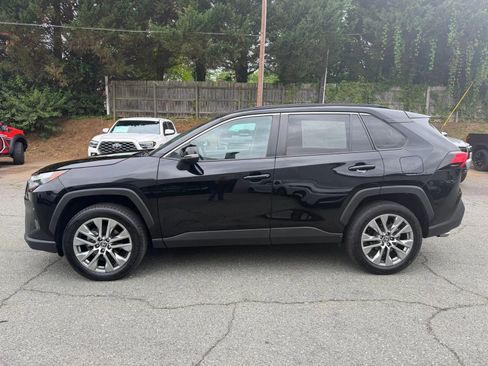 Used 2023 Toyota RAV4 XLE Premium AWD/4WD image 5