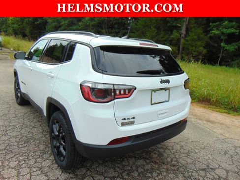 Certified 2025 Jeep Compass Latitude w/ Altitude Special Edition AWD/4WD image 11