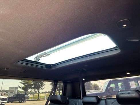 Used 2023 Jeep Wagoneer L 4WD w/ Premium Group I image 45