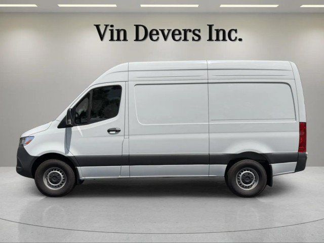 Used 2025 Mercedes-Benz Sprinter 2500 image 4