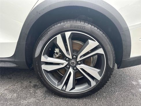 Used 2025 Volvo V60 B5 Cross Country Plus AWD/4WD image 31