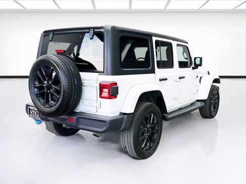 Used 2023 Jeep Wrangler Unlimited Sahara AWD/4WD image 4