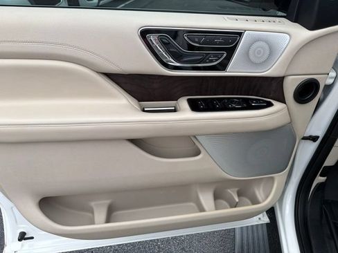Used 2021 Lincoln Navigator L Reserve AWD/4WD image 14