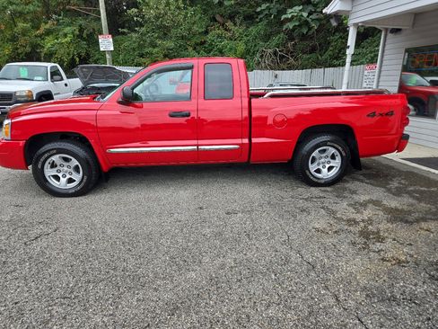 Used 2005 Dodge Dakota SLT w/ Trailer Tow Group image 2