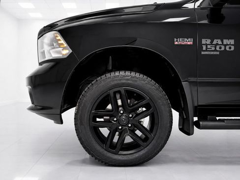 Used 2023 RAM 1500 Express w/ Wheel & Sound Group AWD/4WD image 7