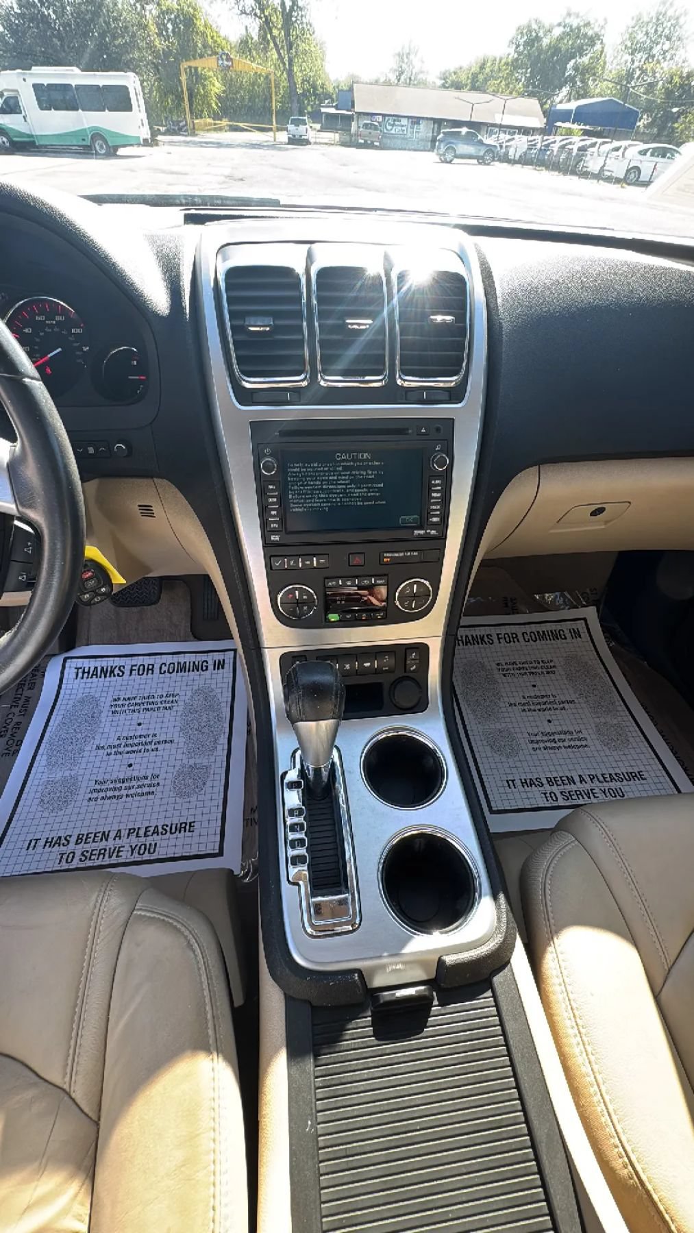 Used 2010 GMC Acadia SLT w/ Technology Package FWD image 19