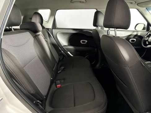 Used 2018 Kia Soul + FWD image 33