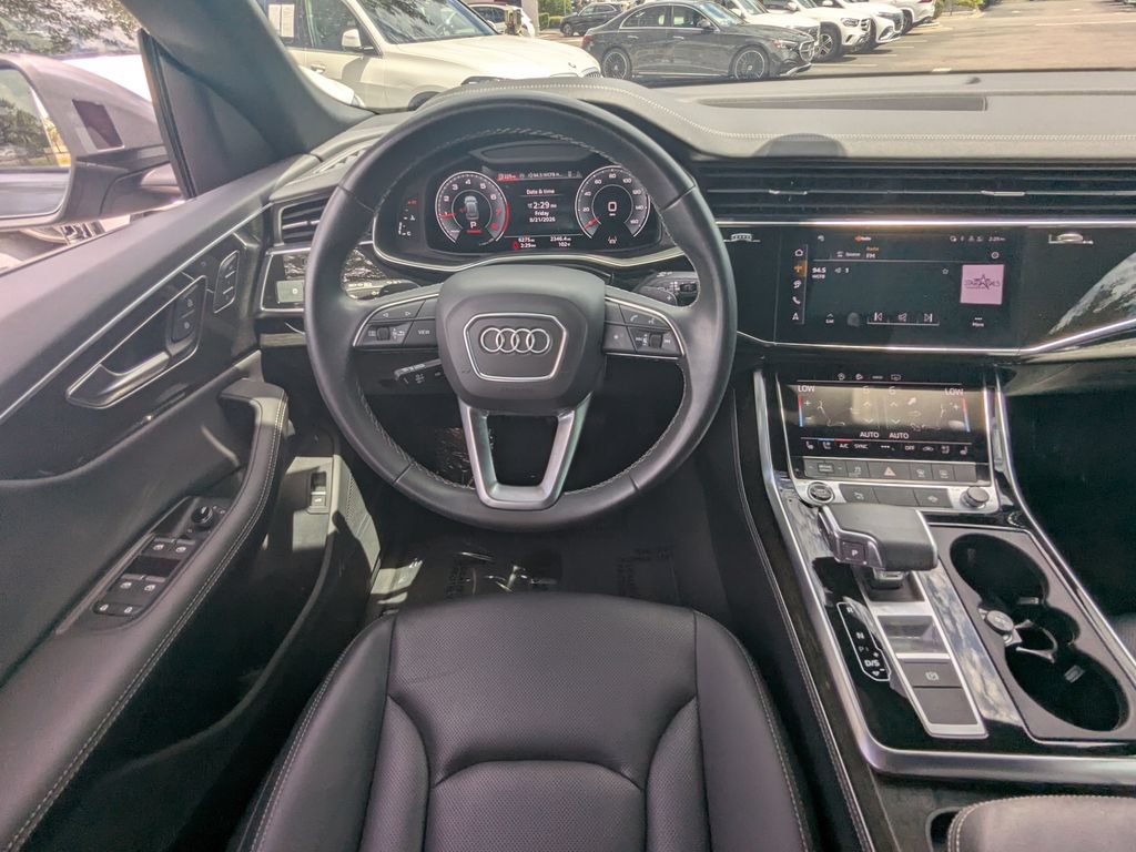 Used 2025 Audi Q8 Premium Plus AWD/4WD image 3