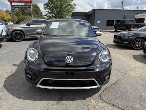 Used 2018 Volkswagen Beetle 2.0T Dune FWD image 16