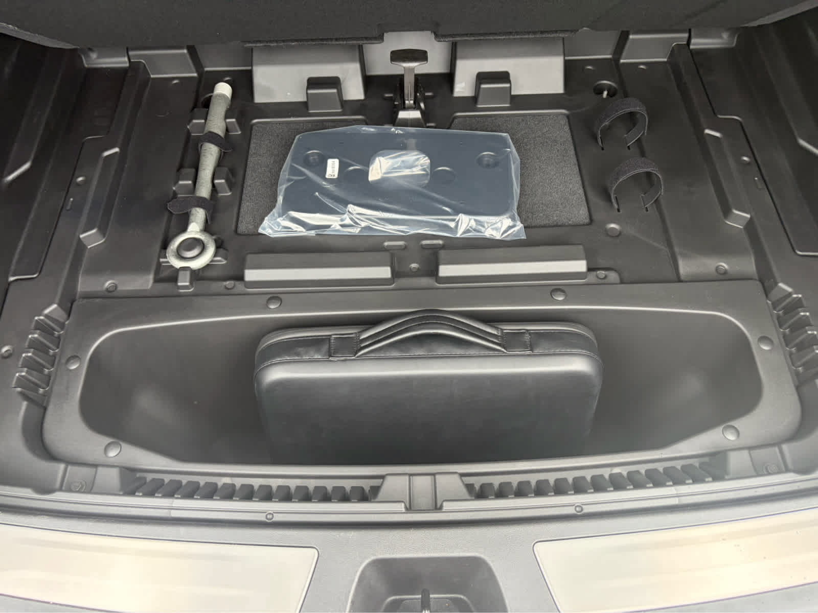 Certified 2025 Cadillac Optiq Luxury 1 AWD/4WD image 19