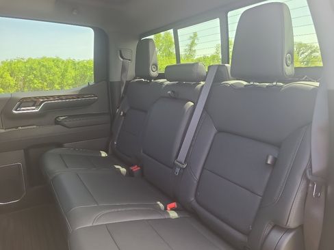 Used 2024 GMC Sierra 1500 Elevation w/ Elevation Premium Package AWD/4WD image 39