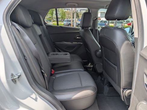 Used 2022 Chevrolet Trax LT w/ Driver Confidence Package AWD/4WD image 17