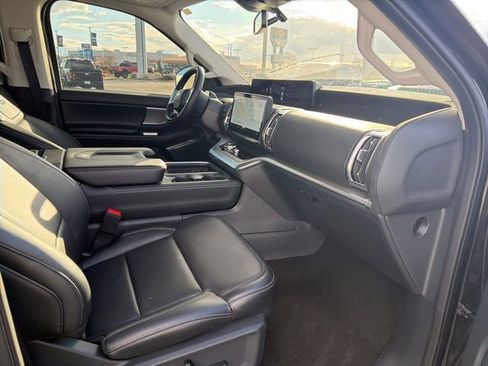 Used 2025 Ford Expedition Platinum w/ Driver's Package image 30