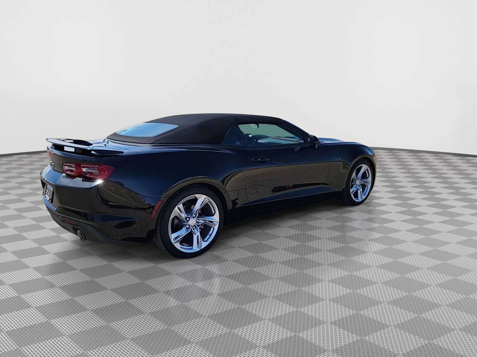 Used 2023 Chevrolet Camaro LT w/ Technology Package RWD image 8