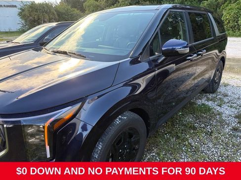 Used 2025 Kia Carnival FWD image 1