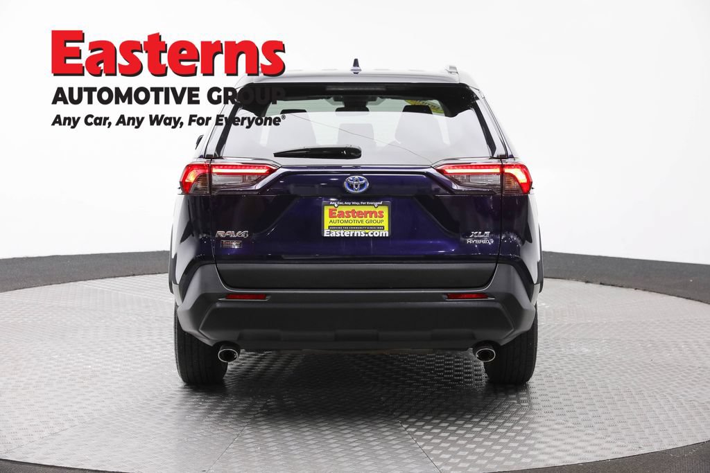 Used 2024 Toyota RAV4 XLE AWD/4WD image 7