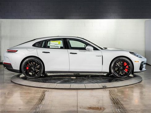 New 2026 Porsche Panamera Turbo image 8