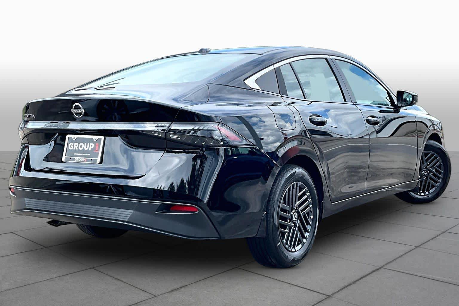 Used 2026 Nissan Sentra SV w/ SV Convenience Package FWD image 13