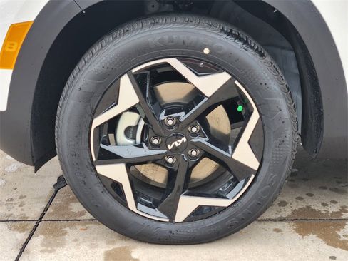 New 2026 Kia Seltos S image 7