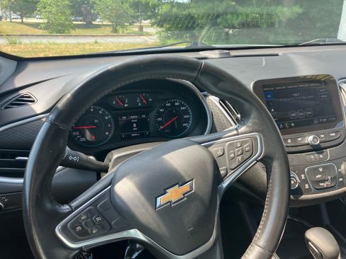 Used 2022 Chevrolet Malibu RS FWD image 18
