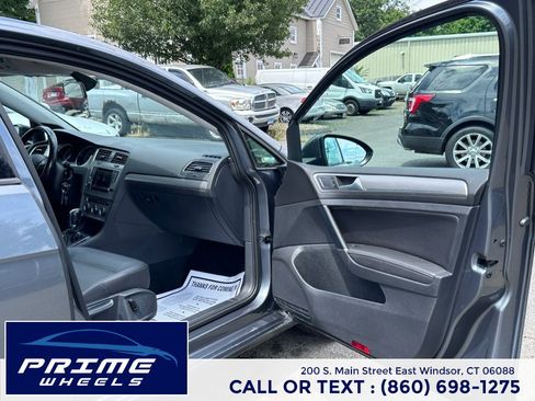 Used 2015 Volkswagen Golf SE w/ Lighting Package FWD image 16