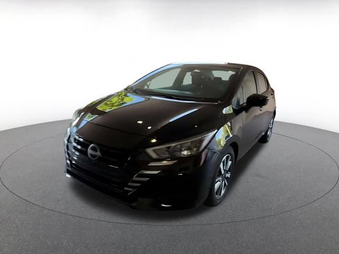 Used 2025 Nissan Versa SV FWD image 5