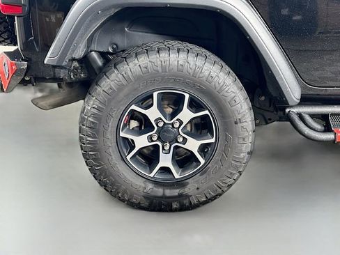 Used 2019 Jeep Wrangler Unlimited Rubicon w/ LED Lighting Group AWD/4WD image 36