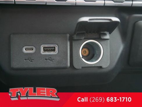 Used 2019 Chevrolet Silverado 1500 LT w/ Texas Edition AWD/4WD image 33