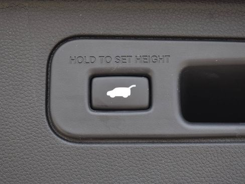 Used 2025 Honda Pilot Touring image 20