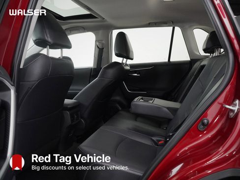 Used 2022 Toyota RAV4 Limited image 17