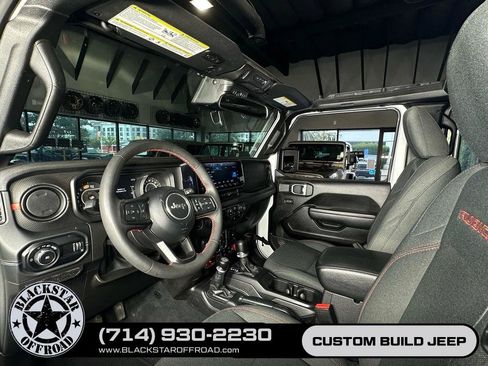 Used 2024 Jeep Wrangler Unlimited Rubicon w/ Convenience Group AWD/4WD image 23