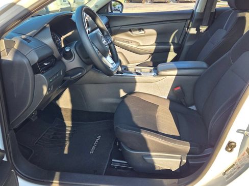 Used 2024 Nissan Sentra SV FWD image 5
