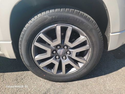 Used 2013 GMC Acadia Denali image 21