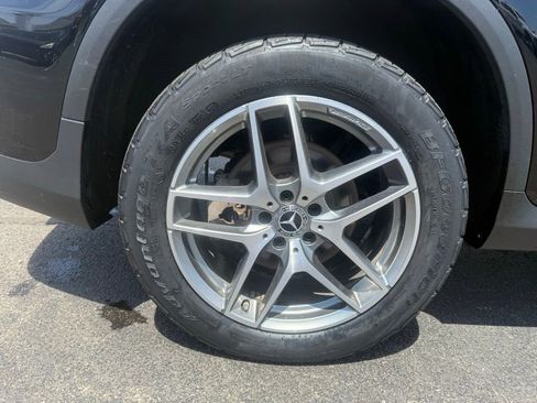 Used 2019 Mercedes-Benz GLC 300 4MATIC image 45