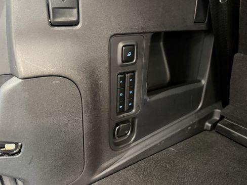 Used 2025 Ford Expedition Active AWD/4WD image 24