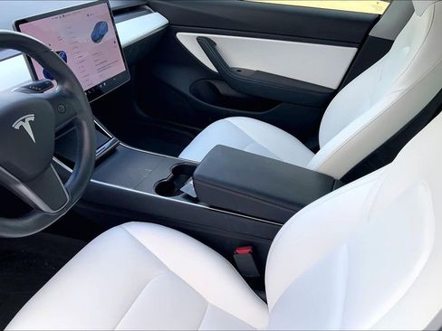 Used 2019 Tesla Model 3 image 16