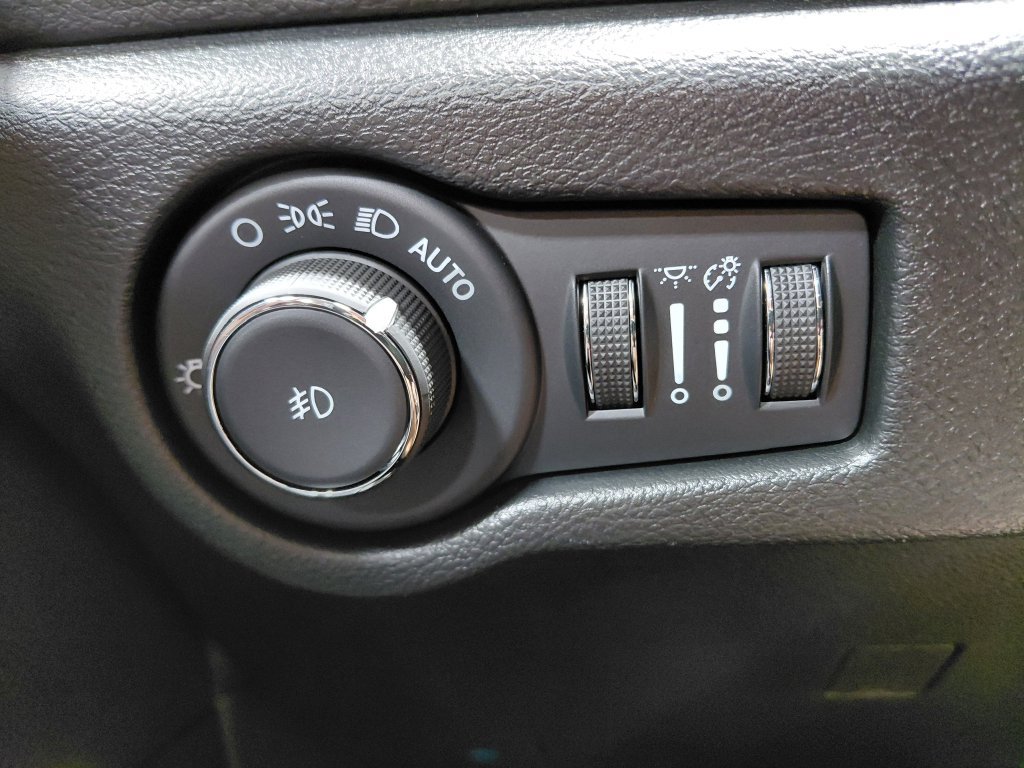 Certified 2026 Chrysler Pacifica Limited w/ S Appearance Package FWD image 44