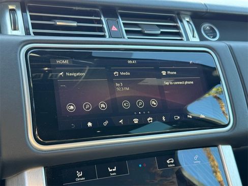 Used 2018 Land Rover Range Rover HSE image 28